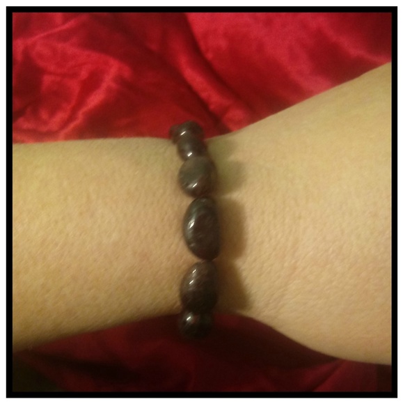 Natural Garnet Gemstone Bracelet - Picture 2 of 4